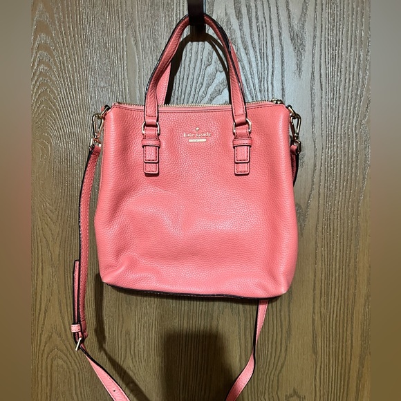Kate Spade Small crossbody. - Picture 1 of 6